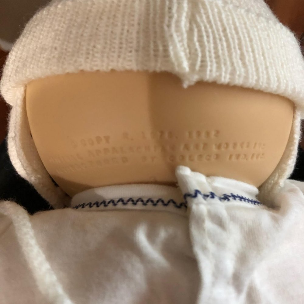 Vintage Cabbage Patch Doll 1978/1982 - Bald blue eyes with ADOPTION PAPERS! - Picture 4 of 7